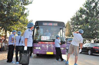 19�����������������F(xi��n)��(ch��ng)����(d��ng)����ԓ��һ�v����܇�ϰl(f��)�����˰���܇��33���˿ͣ�15�˱�ͱ������3���������D/CFP