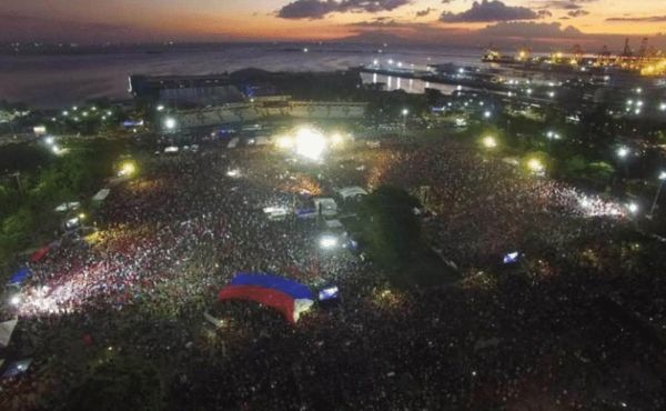 �R�����ۼ��ĳ�ǧ���f�Ķ��صٵ�֧���� ��Դ��Yahoo