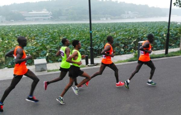 �Ͼ��R���ɡ������ֵܡ�����· �²۶���׃�F(xi��n)��