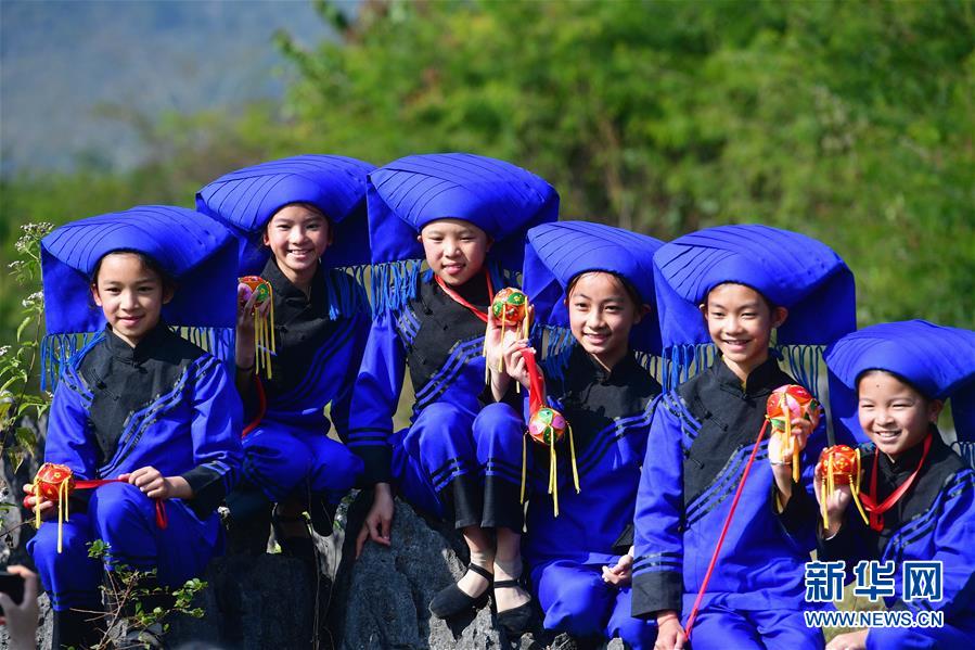 �����Aȫý�^�l���D�Ļ���(d��ng)����1���˹����𴺳���������(x��)��ƽͬ־����ĵ��h�����P(gu��n)�ďV���l(f��)չ�o(j��)��(sh��)