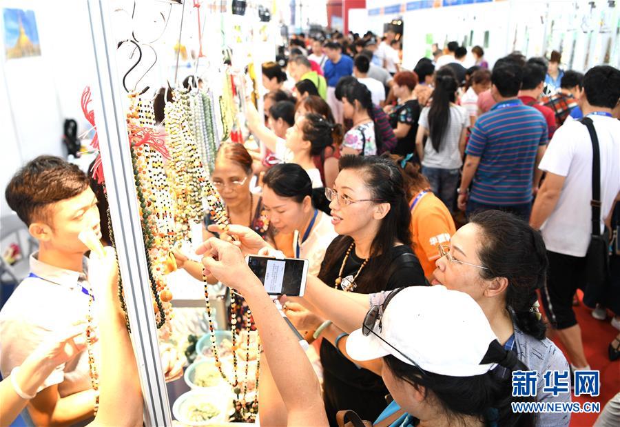 �����Aȫý�^�l���D�Ļ���(d��ng)����4���˹����𴺳���������(x��)��ƽͬ־����ĵ��h�����P(gu��n)�ďV���l(f��)չ�o(j��)��(sh��)