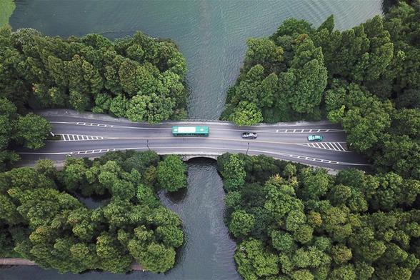 �����Aȫý�^�l�����ĸ��_��40�ꡱ׃�w�߹P���D�Ļ��ӣ���6���Gɫ�����E�����ĸ��_��40��׃�wϵ�����u���B(t��i)ƪ